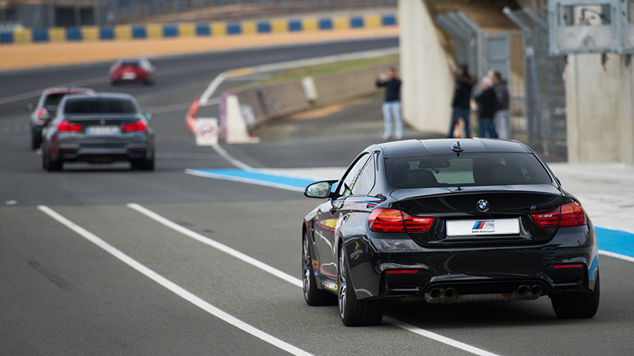 BMW DRIVING EXPERIENCE. BMW DRIVING EXPERIENCE.